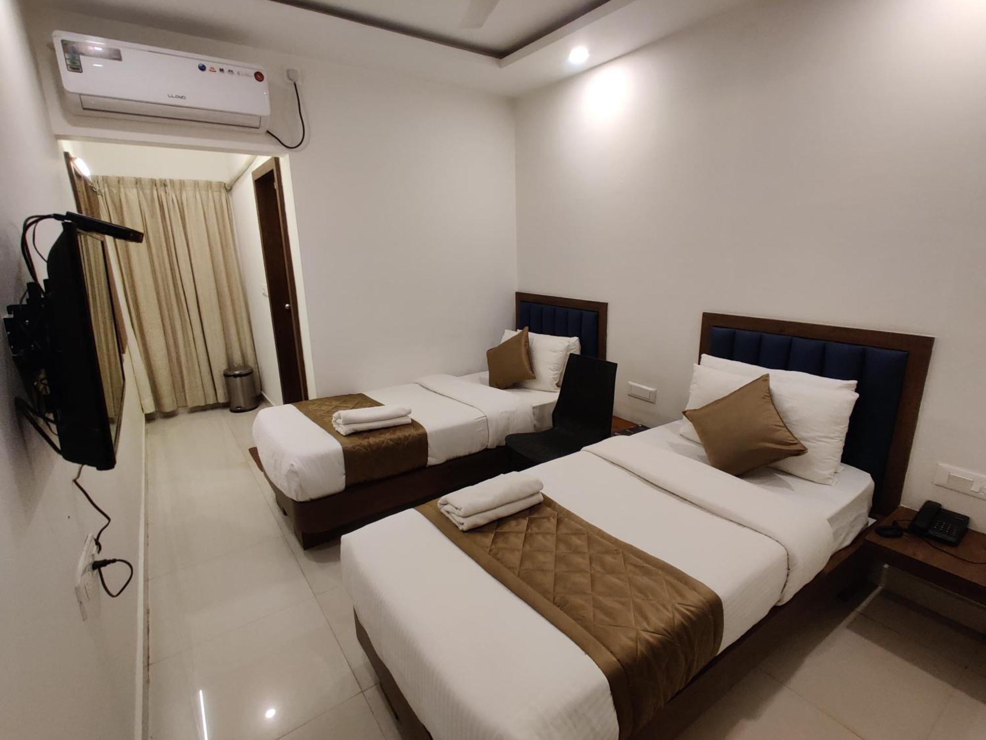 Airport Regency Hotell Devanahalli Exteriör bild